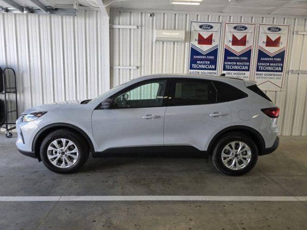 2023 Ford Escape - Image 4